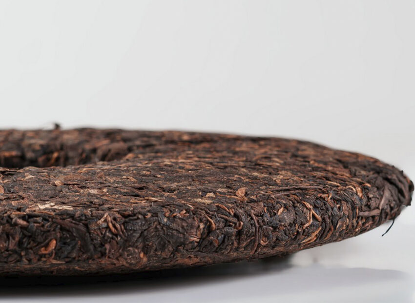 Shu Pu-Erh - Wu Mo, 2018 r., 357 g — изображение 3