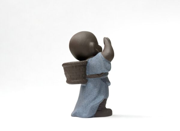 Figurka do herbaty "Psotny Mnich"